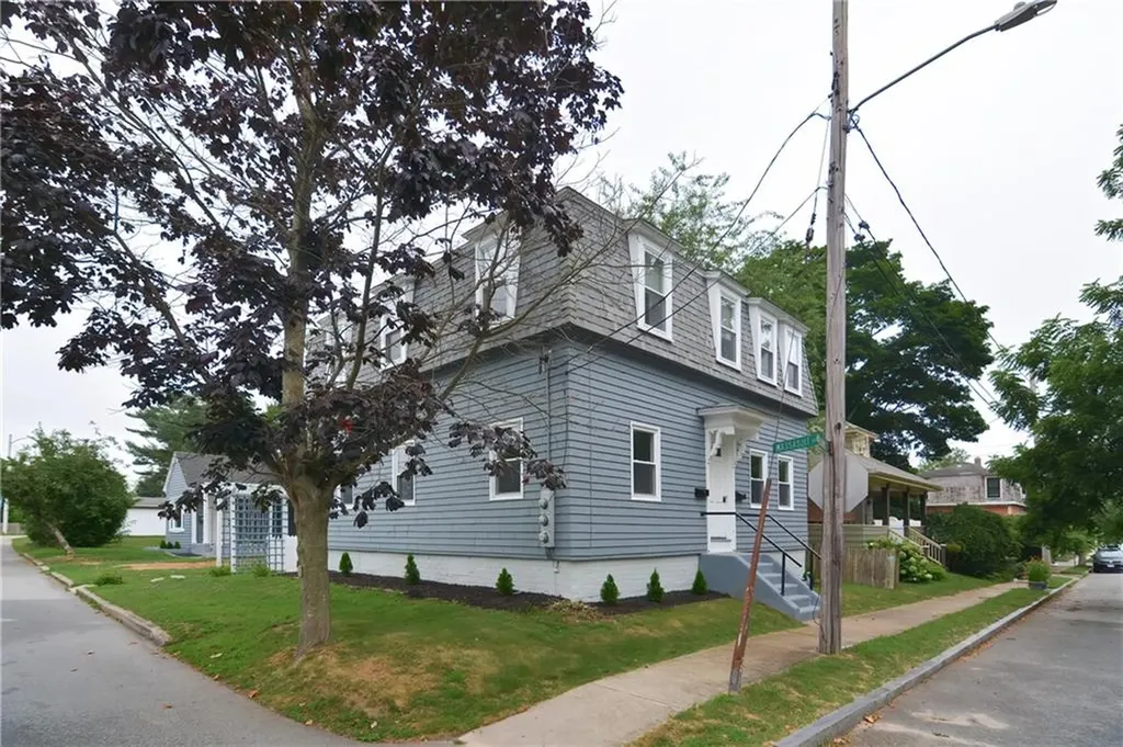 39 Sowamsett Avenue Warren RI 02885
