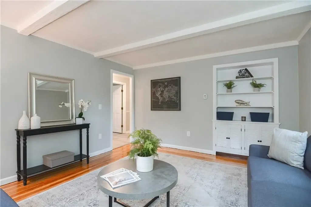39 Sowamsett Avenue Warren RI 02885