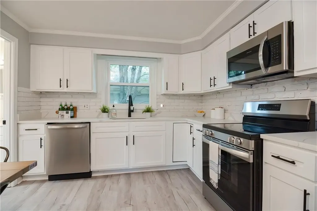 39 Sowamsett Avenue Warren RI 02885