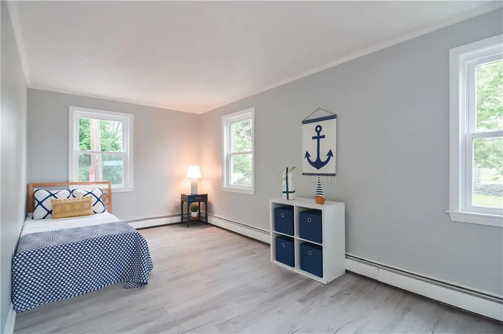 39 Sowamsett Avenue Warren RI 02885