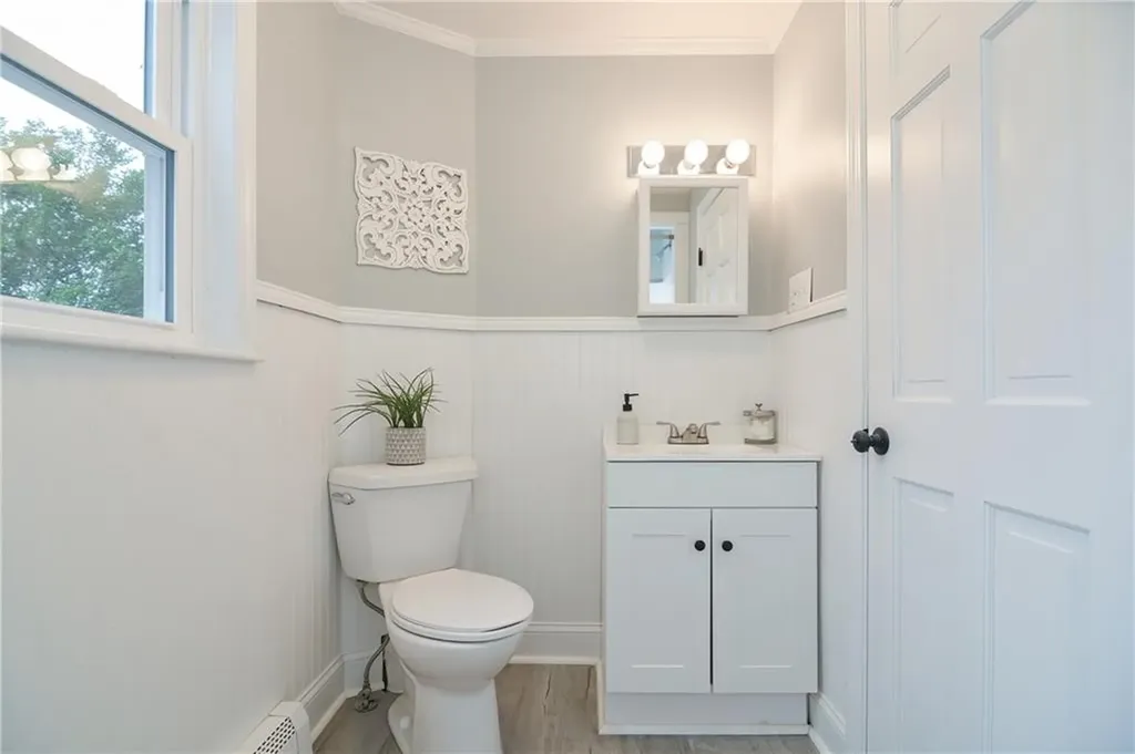 39 Sowamsett Avenue Warren RI 02885