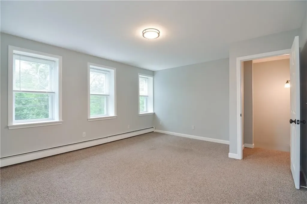 39 Sowamsett Avenue Warren RI 02885