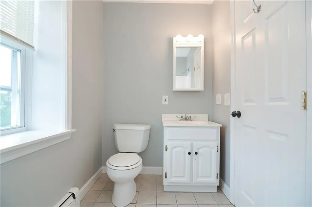 39 Sowamsett Avenue Warren RI 02885