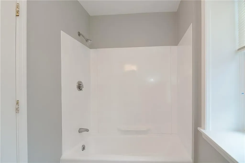 39 Sowamsett Avenue Warren RI 02885