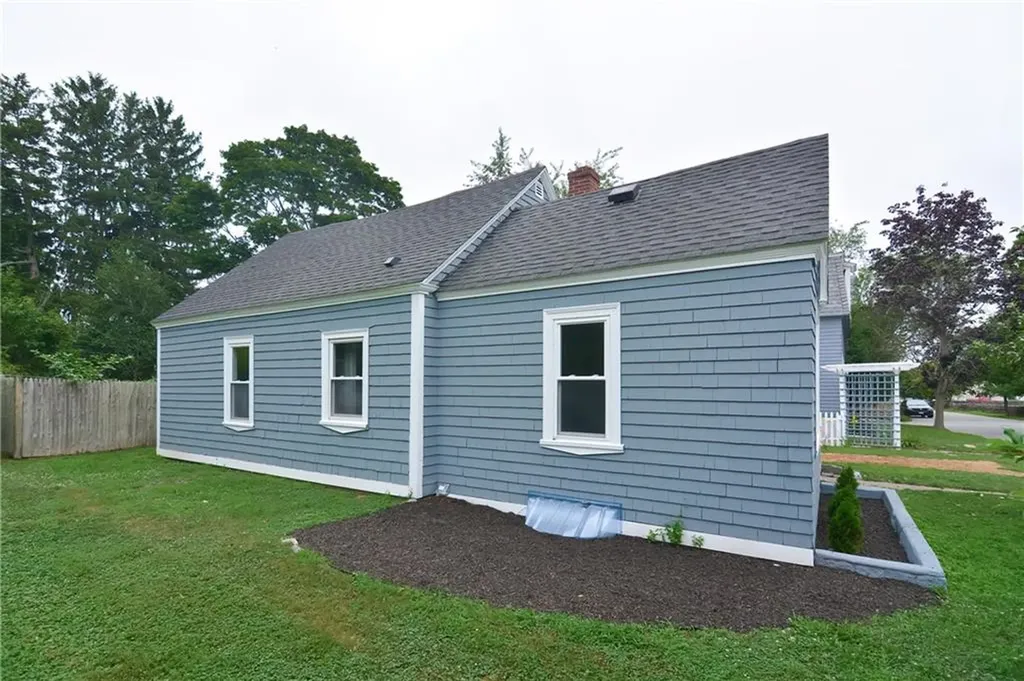 39 Sowamsett Avenue Warren RI 02885