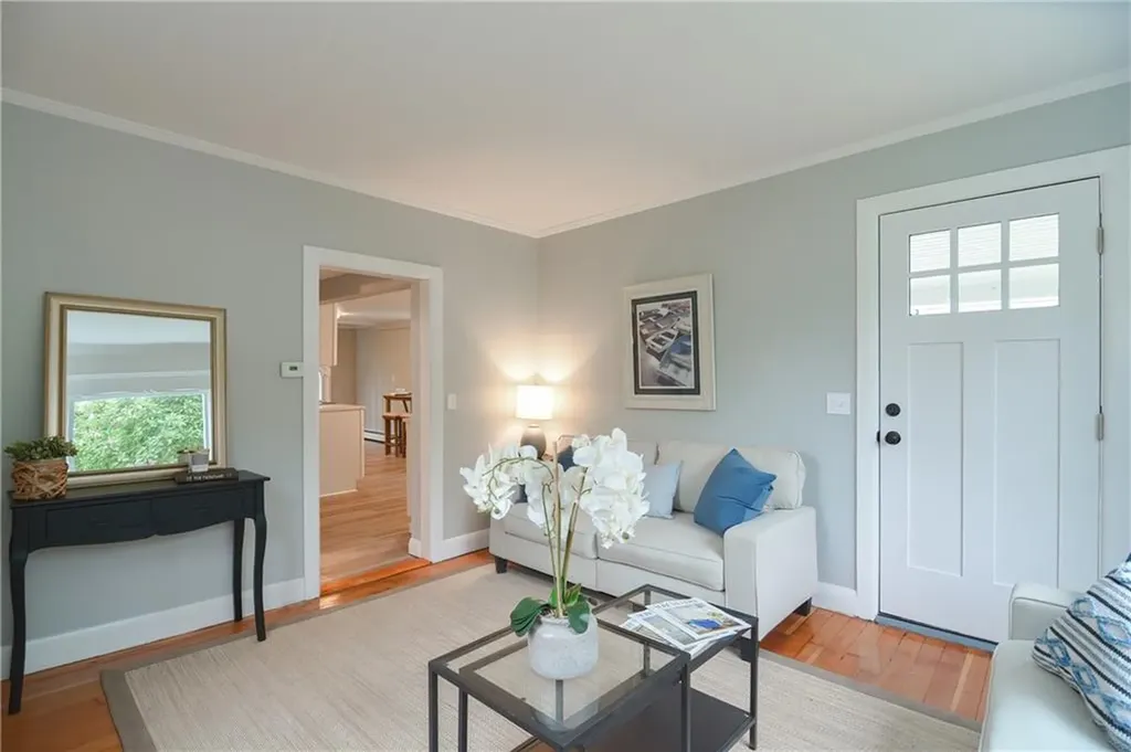 39 Sowamsett Avenue Warren RI 02885