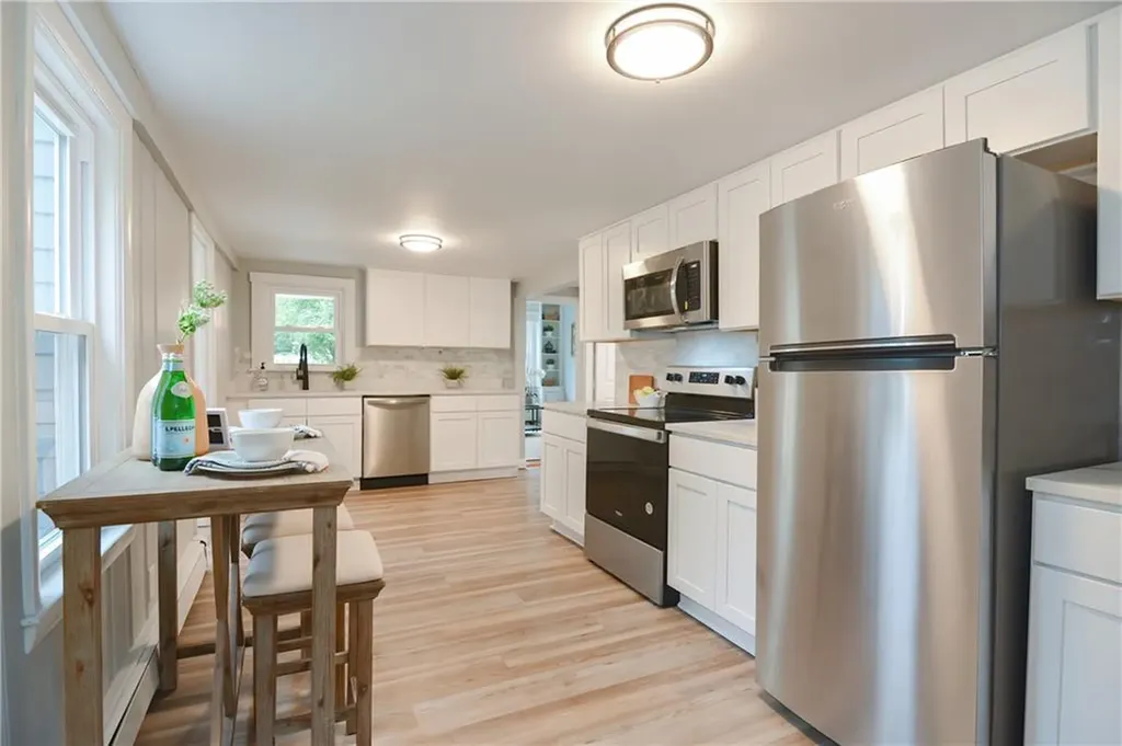 39 Sowamsett Avenue Warren RI 02885