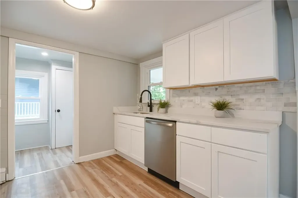 39 Sowamsett Avenue Warren RI 02885