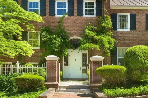 137 Grotto Avenue Providence RI 02906