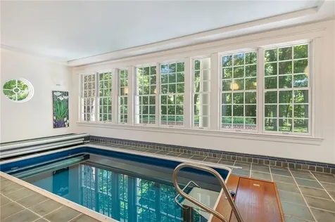 137 Grotto Avenue Providence RI 02906