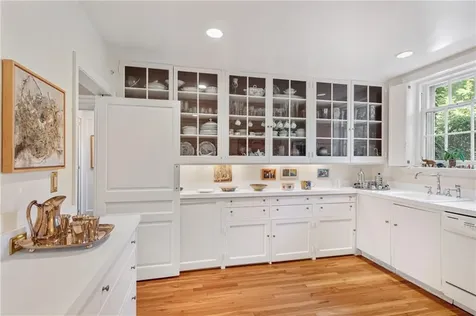 137 Grotto Avenue Providence RI 02906