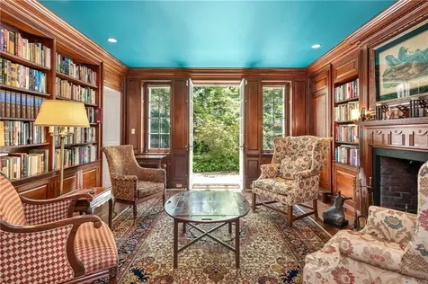 137 Grotto Avenue Providence RI 02906