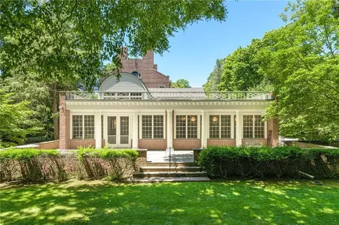 137 Grotto Avenue Providence RI 02906