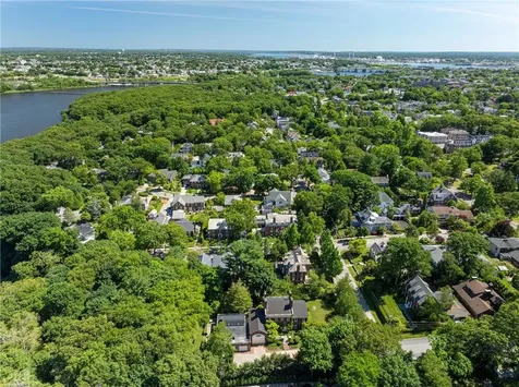 137 Grotto Avenue Providence RI 02906