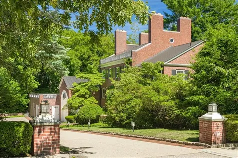 137 Grotto Avenue Providence RI 02906