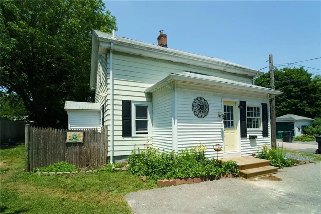 143 King Street Warwick RI 02886