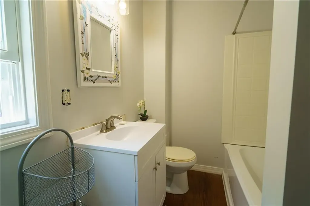 143 King Street Warwick RI 02886