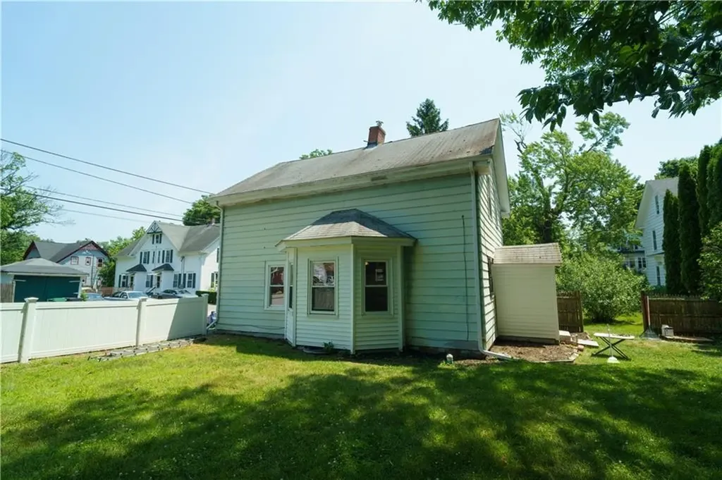 143 King Street Warwick RI 02886
