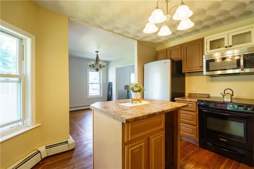 143 King Street Warwick RI 02886