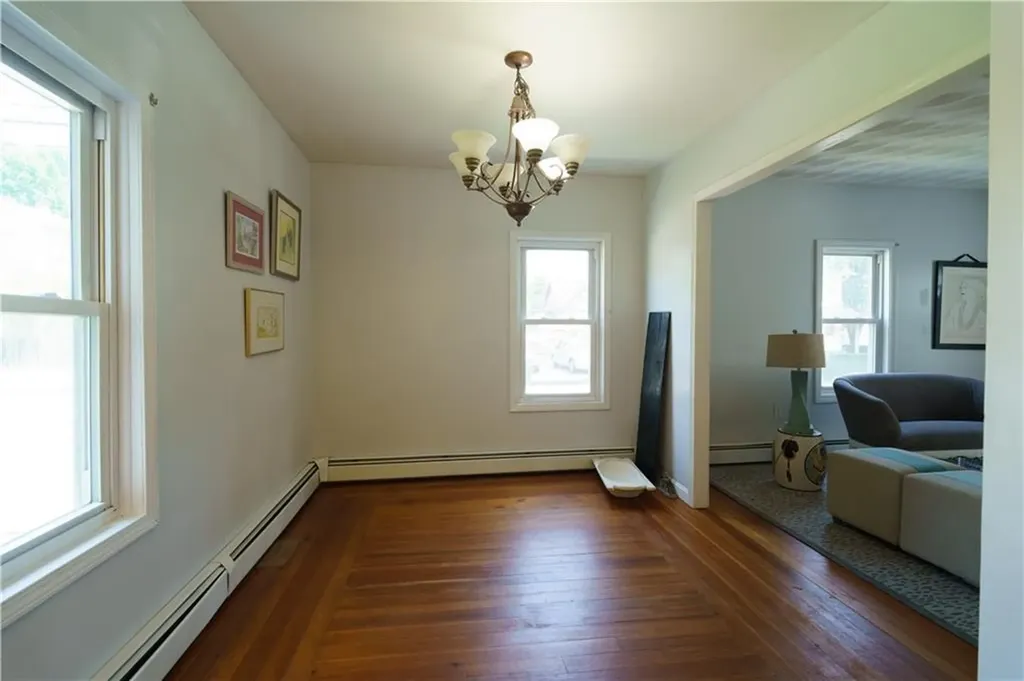 143 King Street Warwick RI 02886