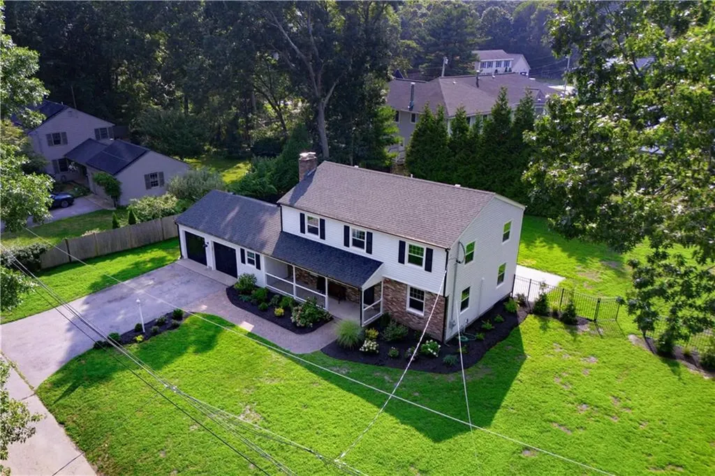 3 Tanglewood Drive Barrington RI 02806