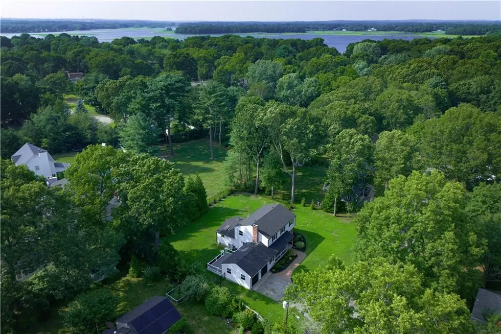 3 Tanglewood Drive Barrington RI 02806