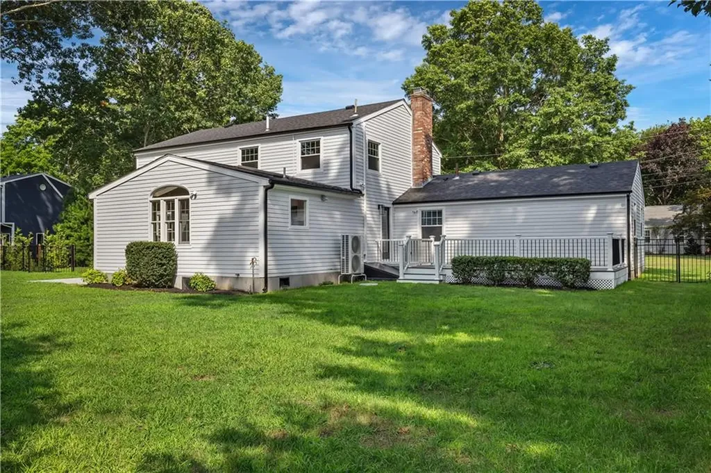 3 Tanglewood Drive Barrington RI 02806