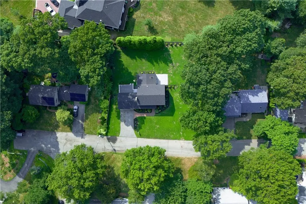 3 Tanglewood Drive Barrington RI 02806