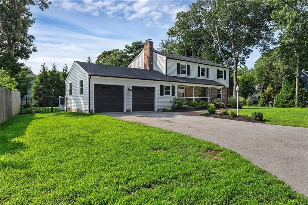 3 Tanglewood Drive Barrington RI 02806