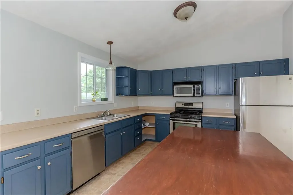 10 Haywood Road Coventry RI 02816