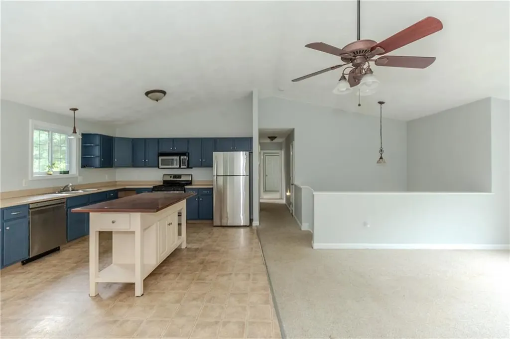 10 Haywood Road Coventry RI 02816