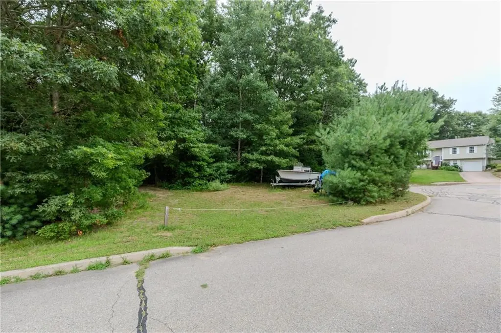10 Haywood Road Coventry RI 02816