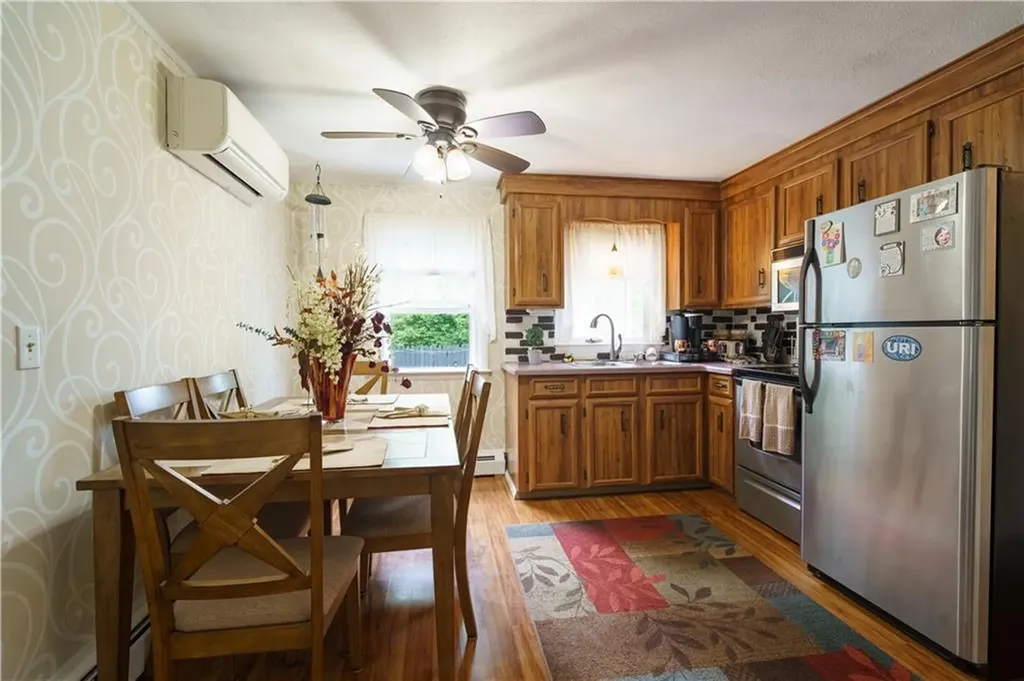 76 Vanderbilt Road Warwick RI 02886