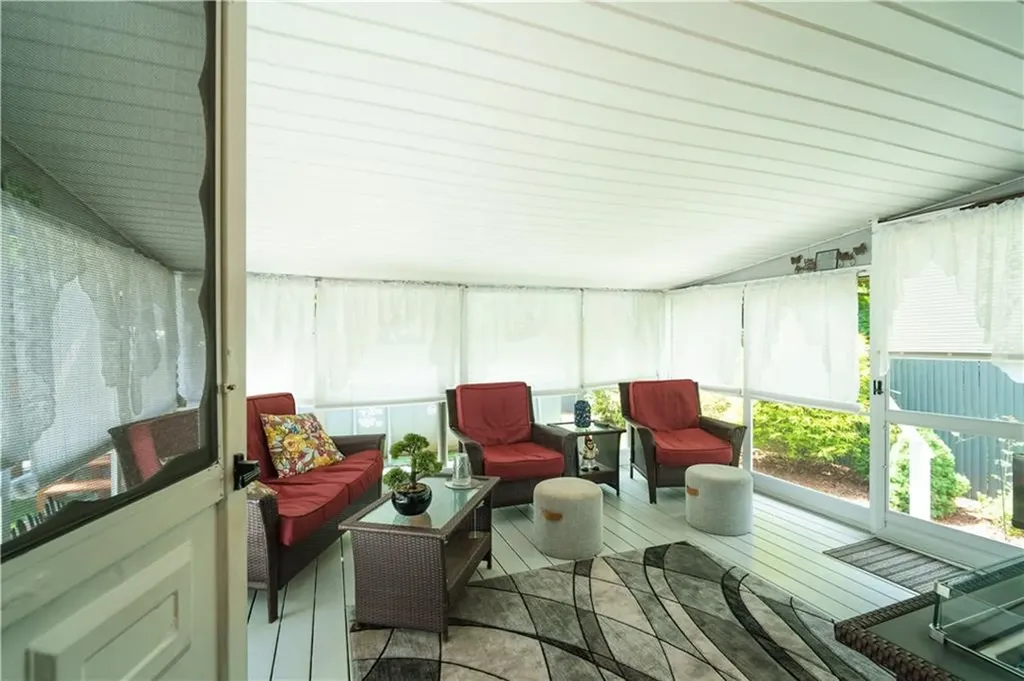 76 Vanderbilt Road Warwick RI 02886