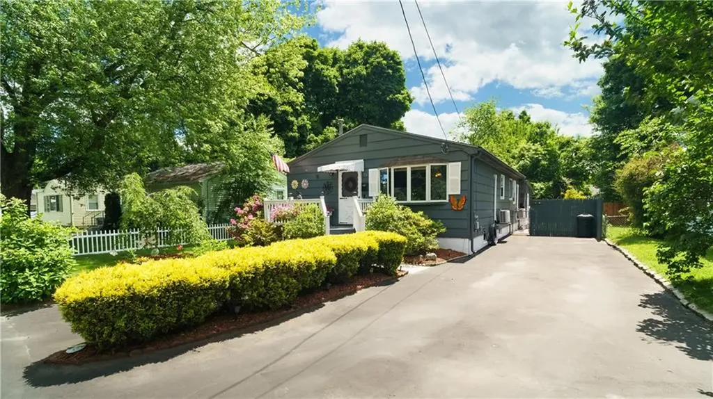 76 Vanderbilt Road Warwick RI 02886