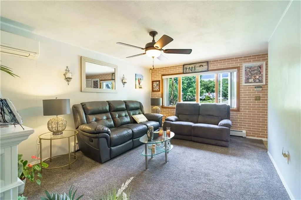 76 Vanderbilt Road Warwick RI 02886