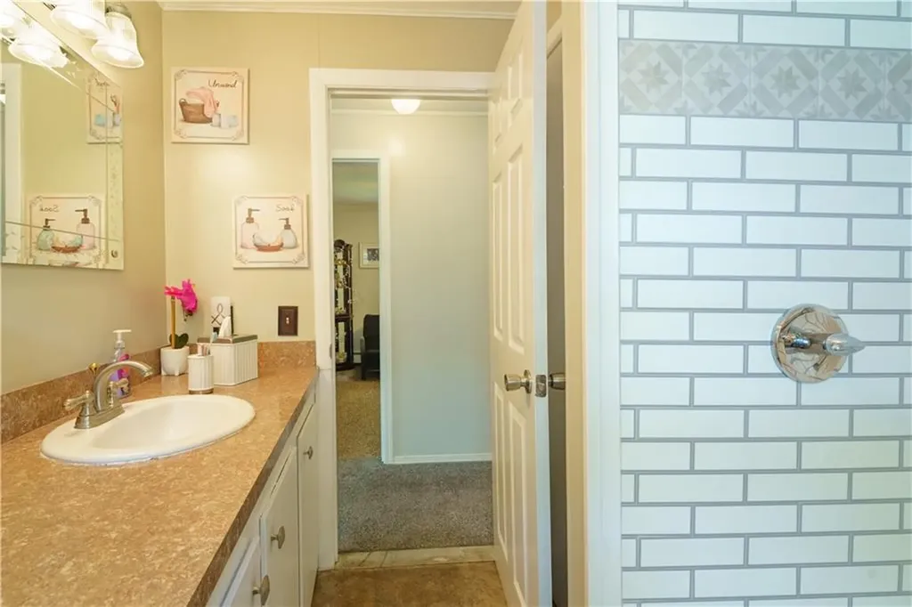 76 Vanderbilt Road Warwick RI 02886