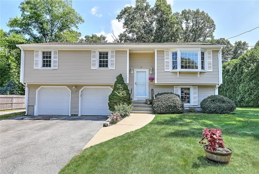 15 Ursula Drive Bristol RI 02809