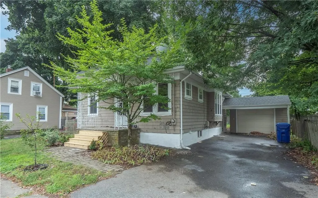 719 Benefit Street Pawtucket RI 02861