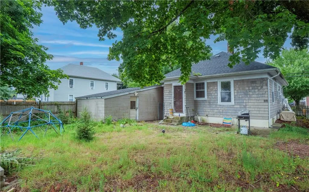 719 Benefit Street Pawtucket RI 02861