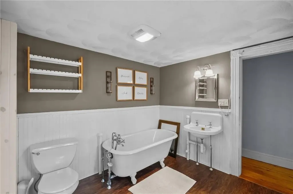 302 Blackstone Street Woonsocket RI 02895