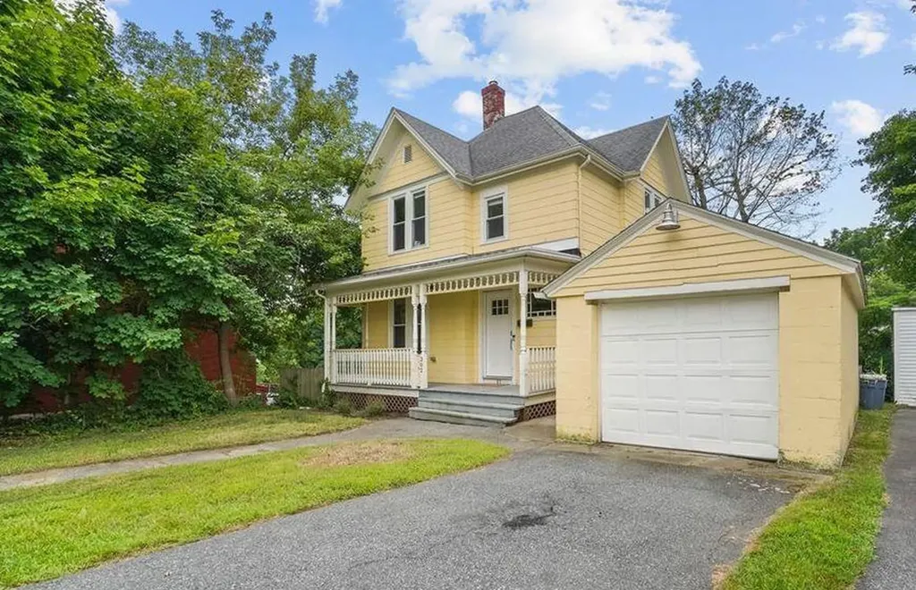 302 Blackstone Street Woonsocket RI 02895
