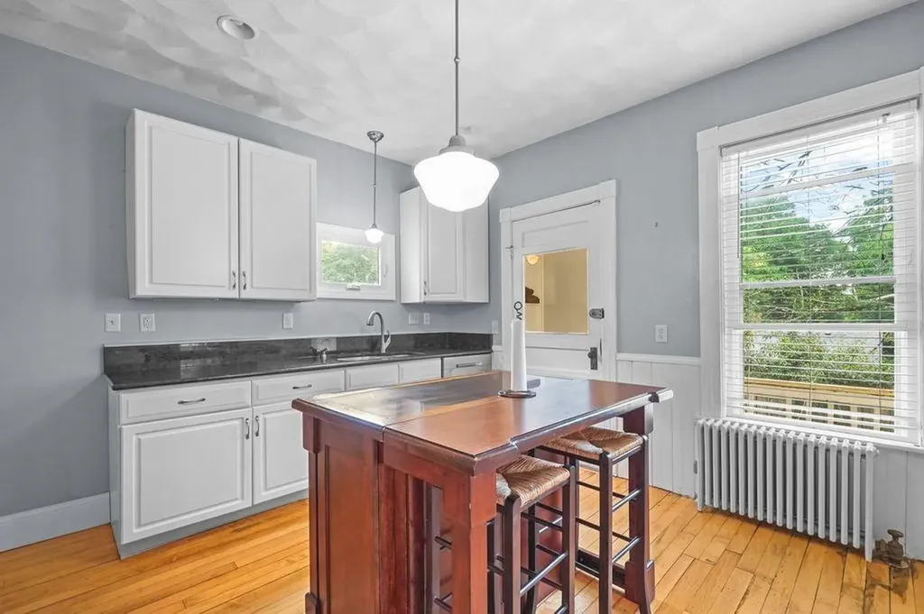 302 Blackstone Street Woonsocket RI 02895