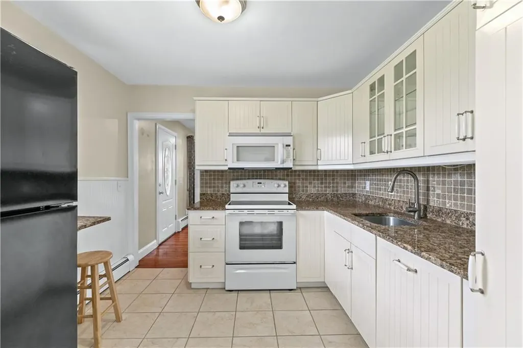 44 Greenway Drive Bristol RI 02809