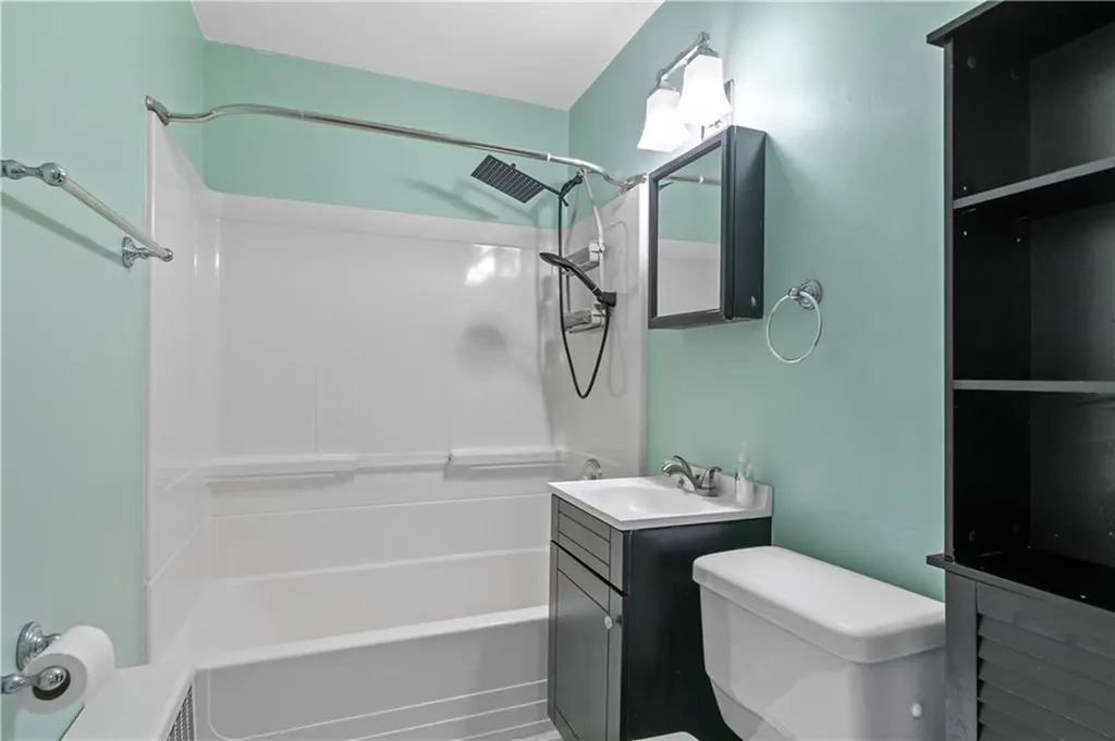 44 Greenway Drive Bristol RI 02809