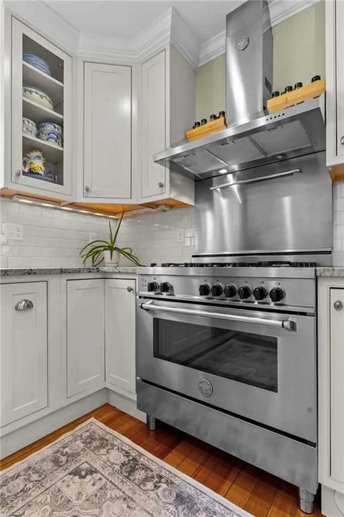 246 Gibbs Avenue Newport RI 02840