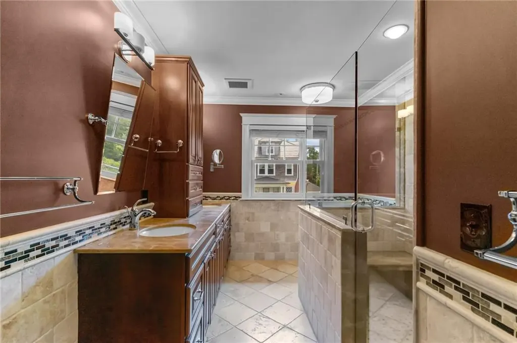 246 Gibbs Avenue Newport RI 02840