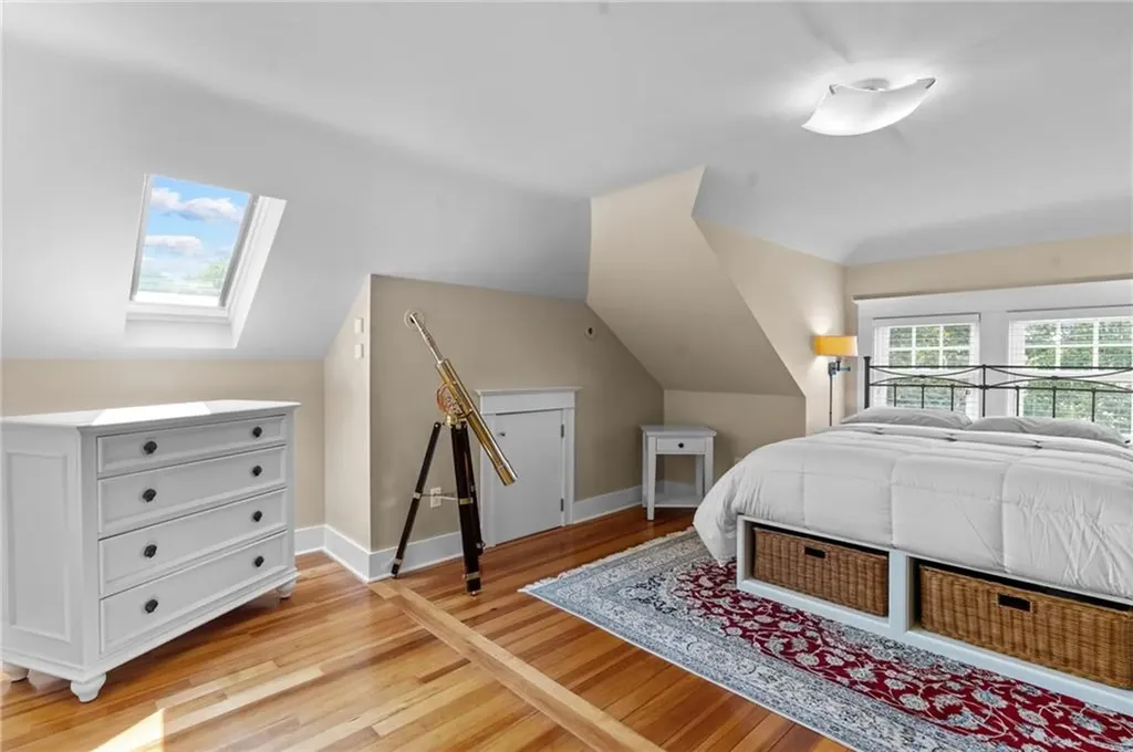246 Gibbs Avenue Newport RI 02840