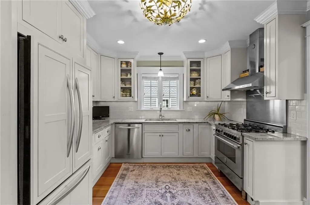 246 Gibbs Avenue Newport RI 02840