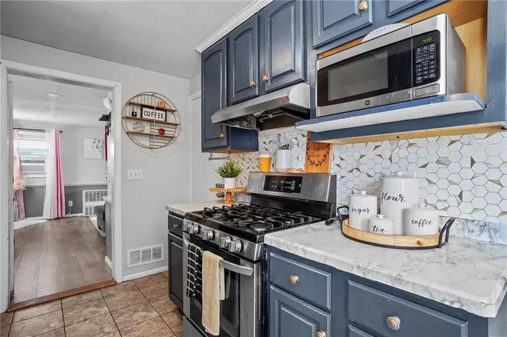 8 Pommenville Street Pawtucket RI 02861